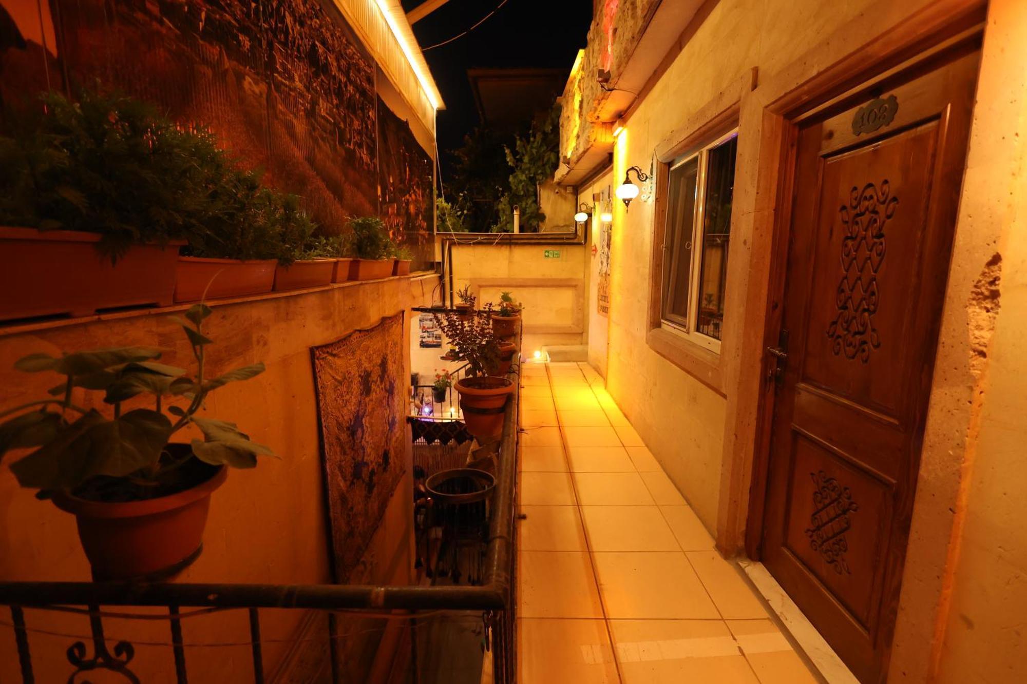 Lucky Luke Stone House Apartment Goreme Exterior photo