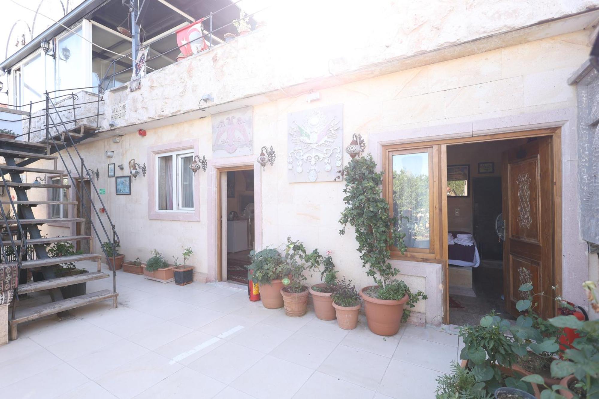 Lucky Luke Stone House Apartment Goreme Exterior photo